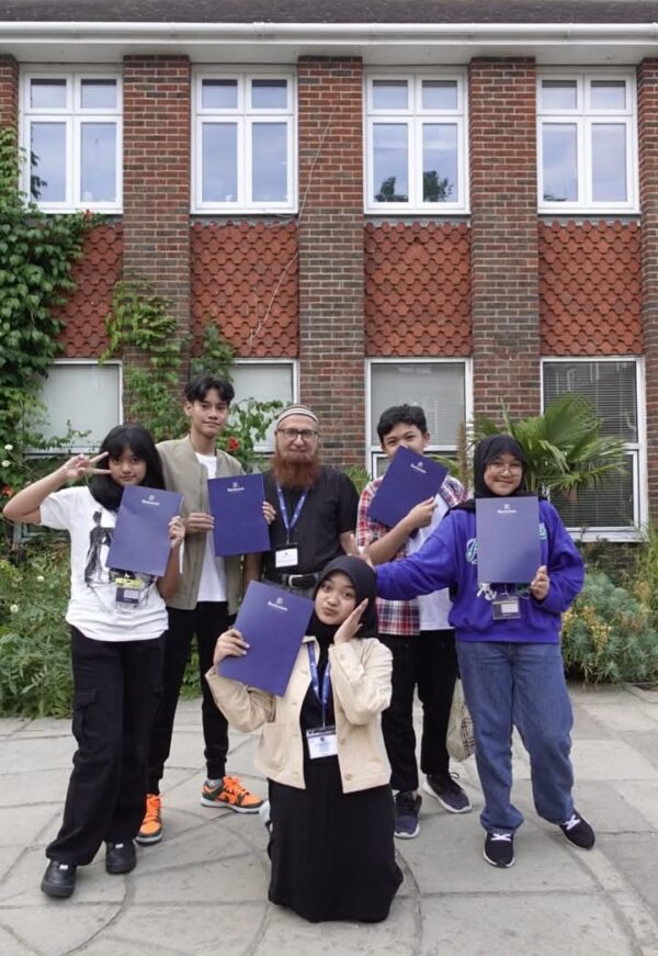 Diploma in English Language Skills - Image 2